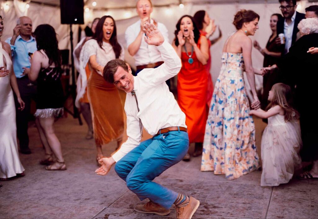 How to Choose a Wedding DJ