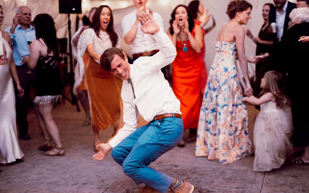 How to Choose a Wedding DJ